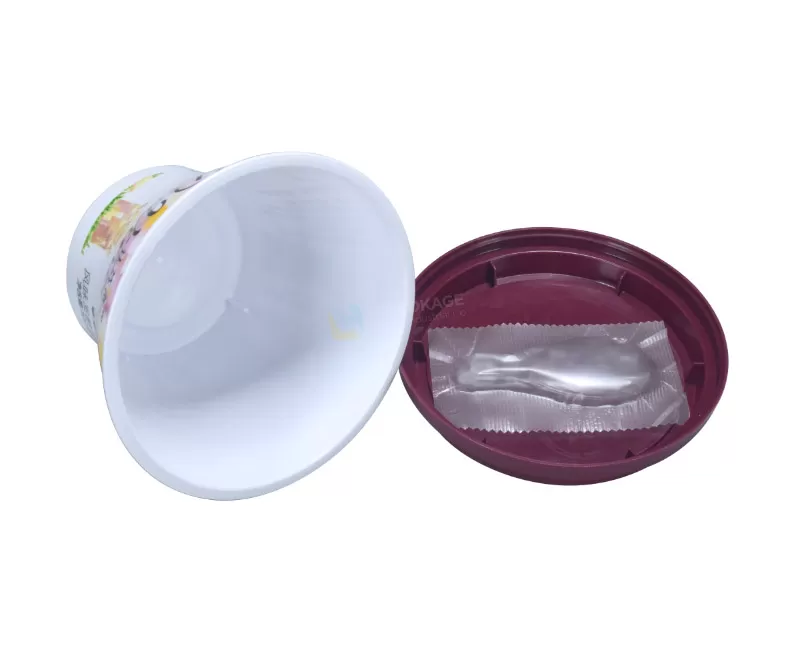 100g Plastic shrink sleeve labelling yogurt cup round shape with rigid IML lid and little spoon