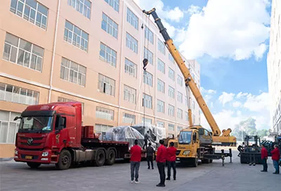 Henglong has introduced another high-speed injection molding equipment for the Australia new yogurt tubs project !